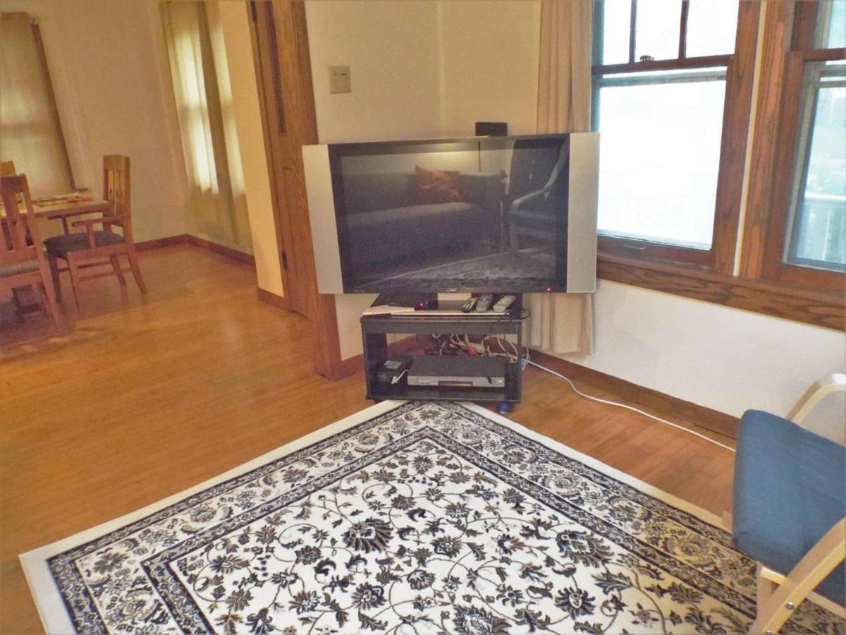 Comfortable 3 Bedroom Craftsman Bungalow In Milwaukee'S Bay View Neighborhood Exteriör bild