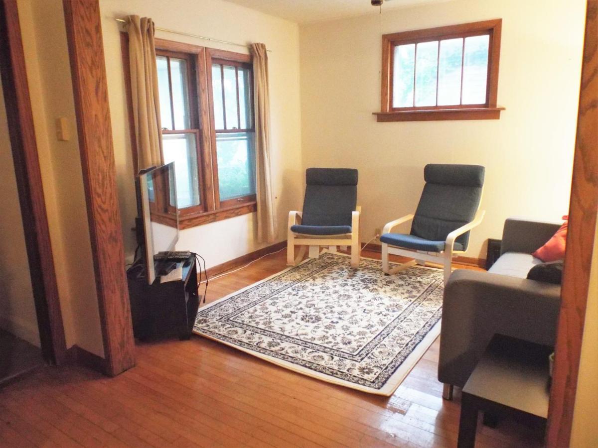 Comfortable 3 Bedroom Craftsman Bungalow In Milwaukee'S Bay View Neighborhood Exteriör bild